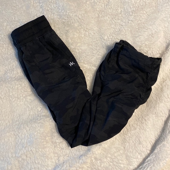 Kyodan Girls | lightweight, black camo pants, 5 - Picture 2 of 7